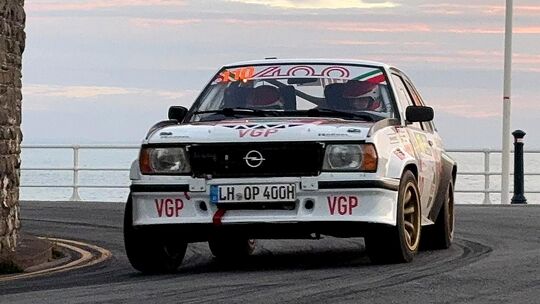 Lisa Stengl und Matthias Karlowski fahren als Tabellenführer ihre Gruppe zum EHRC-Finale zur Rallye Sanremo. Dort hofft das Duo Lisa Stengl und Matthias Karlowski fahren als Tabellenführer ihre Gruppe zum EHRC-Finale zur Rallye Sanremo. Dort hofft das Duo
