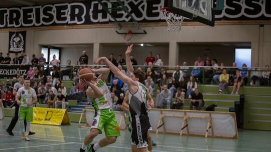 Der TuS Treis-Karden (am Ball Ivan Harkusha) will am Sonntag (17.30 Uhr) in heimischer Halle gegen den ATSV Saarbrücken den erst Der TuS Treis-Karden (am Ball Ivan Harkusha) will am Sonntag (17.30 Uhr) in heimischer Halle gegen den ATSV Saarbrücken den erst
