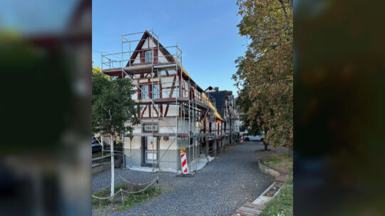Das Nippes-Haus bekommt einen neuen Außenanstrich.