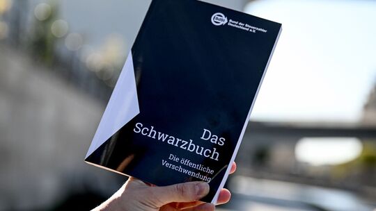 Bund der Steuerzahler stellt das «Schwarzbuch 2026/27» vor Bund der Steuerzahler stellt das «Schwarzbuch 2026/27» vor