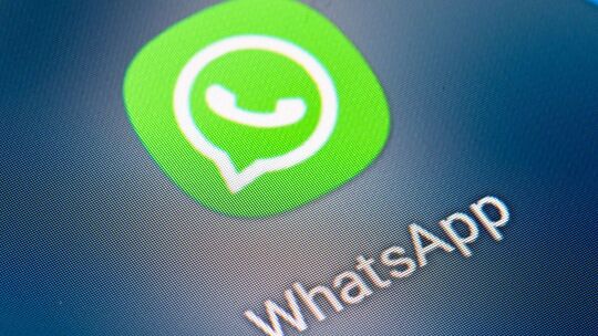 Whatsapp auf dem Bildschirm eines Smartphones