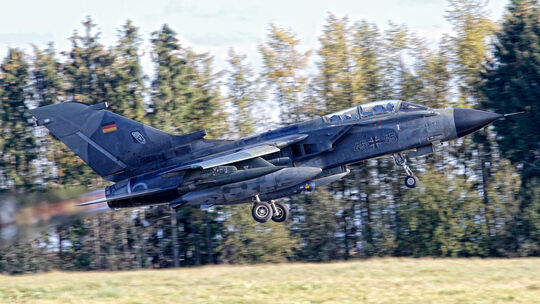 In der Nähe des Fliegerhorsts der Bundeswehr in Büchel stürzte 2014 ein Tornado ab. Damals wie heute stellt sich die Frage, wie