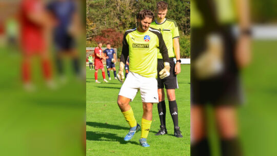 Schmerzverzerrtes Gesicht bei Silas Kiefer: Der Torwart der SG Liebshausen hat sich beim 6:4 gegen den Ahrweiler BC II am Hüftbe