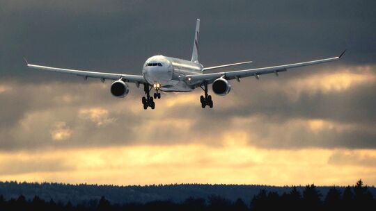 Diesen Airbus A330 der spanischen Fluggesellschaft Wamos Air fotografierte Planespotter Nils Petri im Landeanflug – bei "sehr in