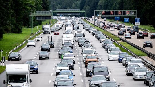 Staus zu Ferienbeginn erwartet Staus zu Ferienbeginn erwartet