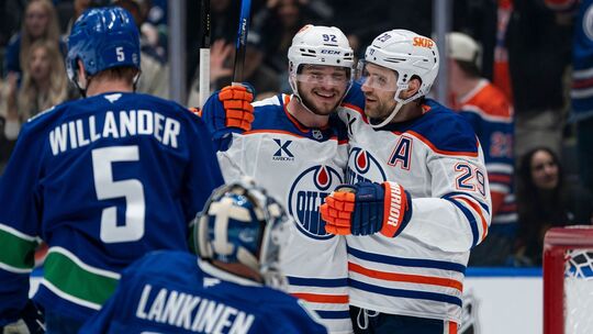Vancouver Canucks - Edmonton Oilers Vancouver Canucks - Edmonton Oilers