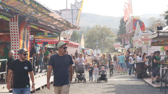 Die Mudersbacher Kirmes zählt zu den größten Events in der Region. Die Mudersbacher Kirmes zählt zu den größten Events in der Region.