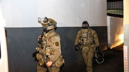 Drei Festnahmen nach nachrichtendienstlichen Hinweis Drei Festnahmen nach nachrichtendienstlichen Hinweis
