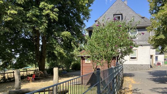 Das alte Gebäude der Kita „Pusteblume“ an der Schulstraße 11 in Neitersen reicht von der Kapazität nicht mehr für die Betreuung