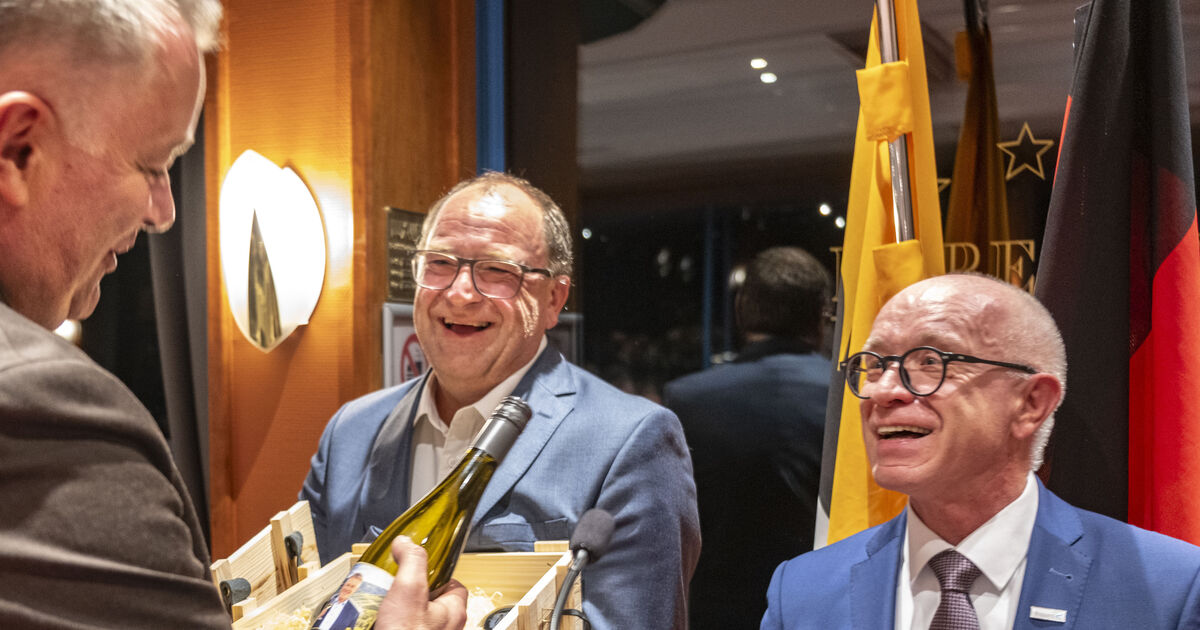 Grand wine tasting on the water: Gordon Schnieder becomes honorary ...