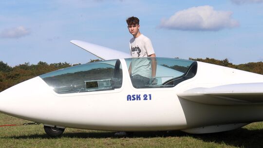 Mit der ASK 21 ging es beim Schnupperwochenende auf dem Flugplatz Dierdorf-Wienau in die Luft.