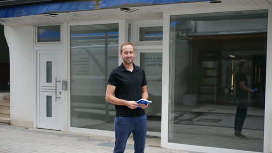 Beim Gang durch das Zentrum von Bad Neuenahr mit Citymanager Florian Hüsson fällt immer wieder Leerstand auf. Beim Gang durch das Zentrum von Bad Neuenahr mit Citymanager Florian Hüsson fällt immer wieder Leerstand auf.