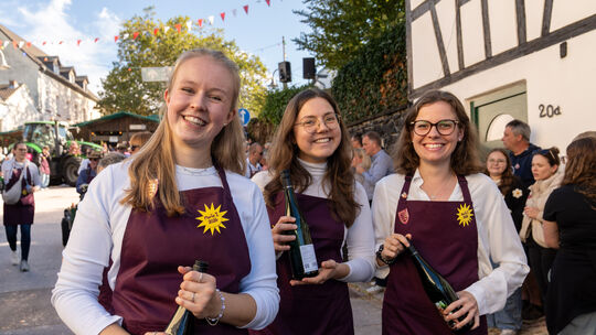 Die Weingeister waren beim Erntedank- und Winzerzug in Dattenberg dabei.