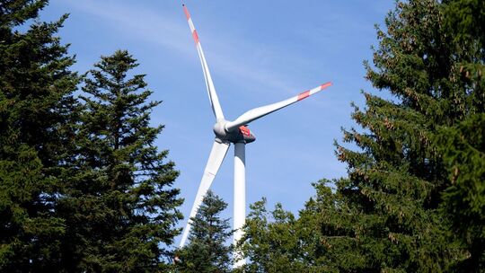 Die Firma ABO Energy aus Wiesbaden hat den Bau und den Betrieb von vier Windkraftanlagen rund um Kirburg (zwei in Kirburg, eine