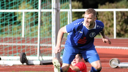 Sechs Tore hat Jeremy Heyer (am Ball) in dieser Bezirksligasaison bisher für den FC Metternich erzielt. Trifft er auch im Rheinl