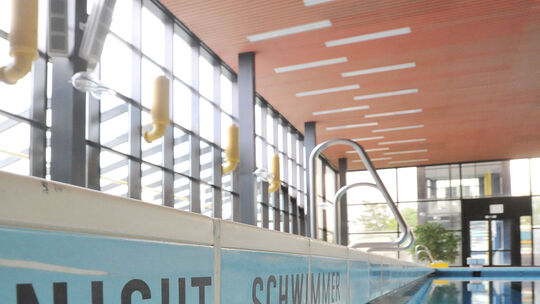 Ein Archivfoto des ehemaligen Hallen- und Freizeitbades Twin in Bad Neuenahr.
