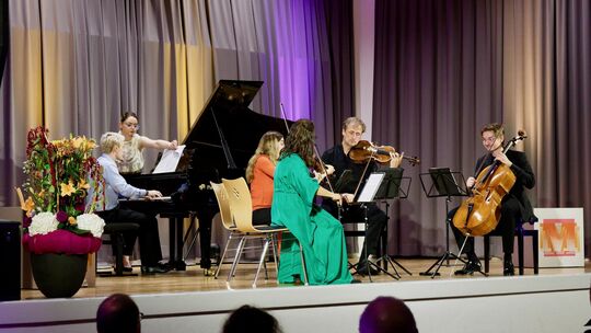"Farbe und Licht" in der Musik widerspiegeln, das war für Musiker und Zuhörer anspruchsvolle Kost.