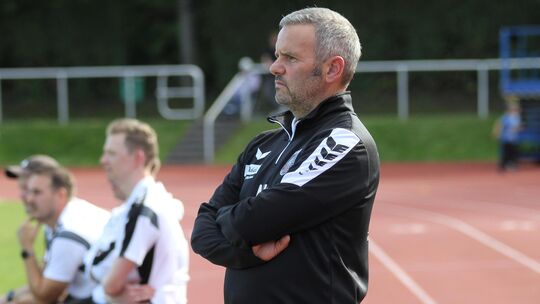 Wohl nicht nur Markus Kuger hätte sich gerne beide Rheinlandpokal-Derbys im unteren Westerwald angeschaut. Doch sein TuS Montaba