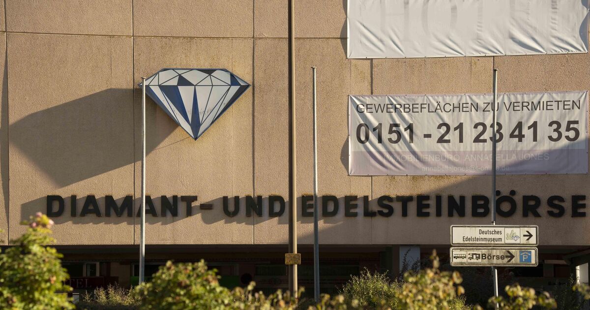 Idar-Oberstein Gemstone Exchange: If there's a fire, the ladder only ...