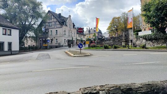 Zur Verbesserung des Kreuzungsbereichs Leipziger Straße/Friedrichstraße/Borngasse/Alexanderring in Hachenburg sollen jetzt Varia