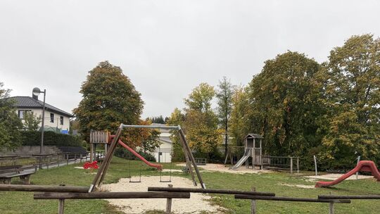 Auf dem Bild ist der Spielplatz „Titicacasee" in Gerolstein zu sehen. Hier haben zwei Kinder Ende September eine zeitweise maski