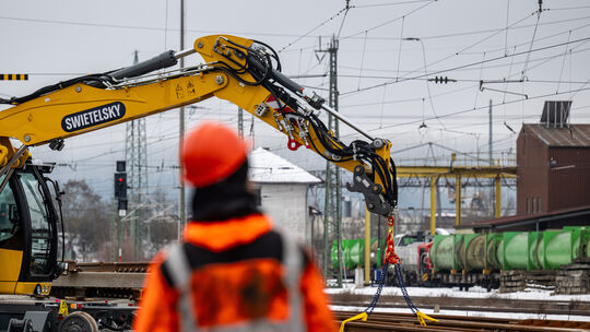 Die ersten Bahnstrecken sind unter Vollsperrung generalsaniert – offenbar nicht zur Zufriedenheit des Bundesverkehrsministeriums