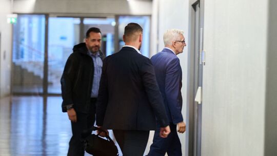 Spionagevorwürfe gegen Ex-BND-Präsident Hanning Spionagevorwürfe gegen Ex-BND-Präsident Hanning
