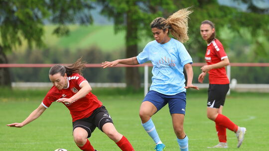 Holzbach wird es am Samstag wieder mit ihrer ehemaligen Teamkollegin Vitoria dos Santos (in Blau) zu tun bekommen Die ist moment Holzbach wird es am Samstag wieder mit ihrer ehemaligen Teamkollegin Vitoria dos Santos (in Blau) zu tun bekommen Die ist moment