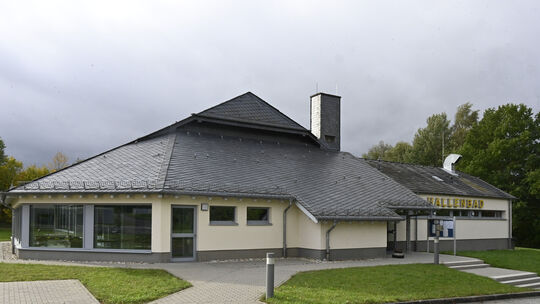 Das Hallenbad Sohren-Büchenbeuren wird energetisch saniert. Auch soll es eine neue Lüftungsanlage bekommen.