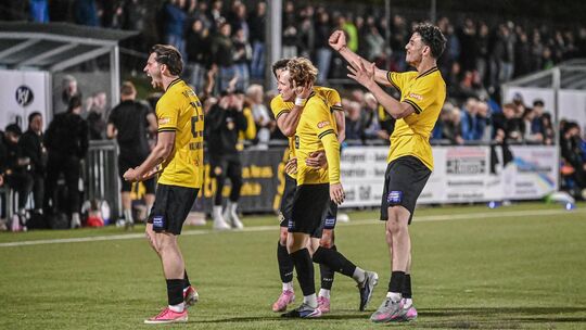 Jubel vor 1010 Zuschauern in Emmelshausen: Die TuS Koblenz feierte am Mittwoch ein 3:0 im Rheinlandpokal beim FCEK, am Samstag g