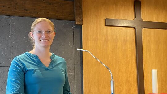 In ihren ersten Wochen im Amt sind für die neue Pfarrerin der evangelischen Gemeinde Plaidt, Jennifer Breuer, vor allem Orientie