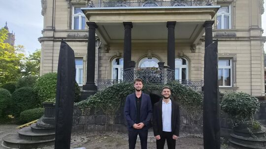 Justin Schmehrer (links) und Benjamin Bär sind mit ihrem KI-Startup auf einem guten Weg. Als Partner im 3B Startup Accelerator P