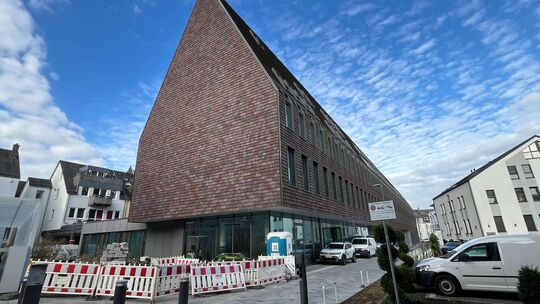 Die Frage, ob das neue Rathaus in Montabaur sein Geld wert ist, spaltet die Gemüter.
