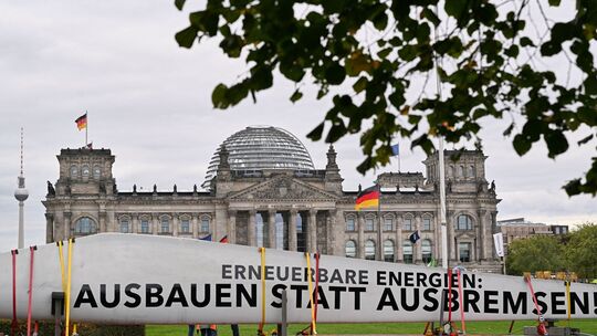 Demonstration für Erneuerbare Energien