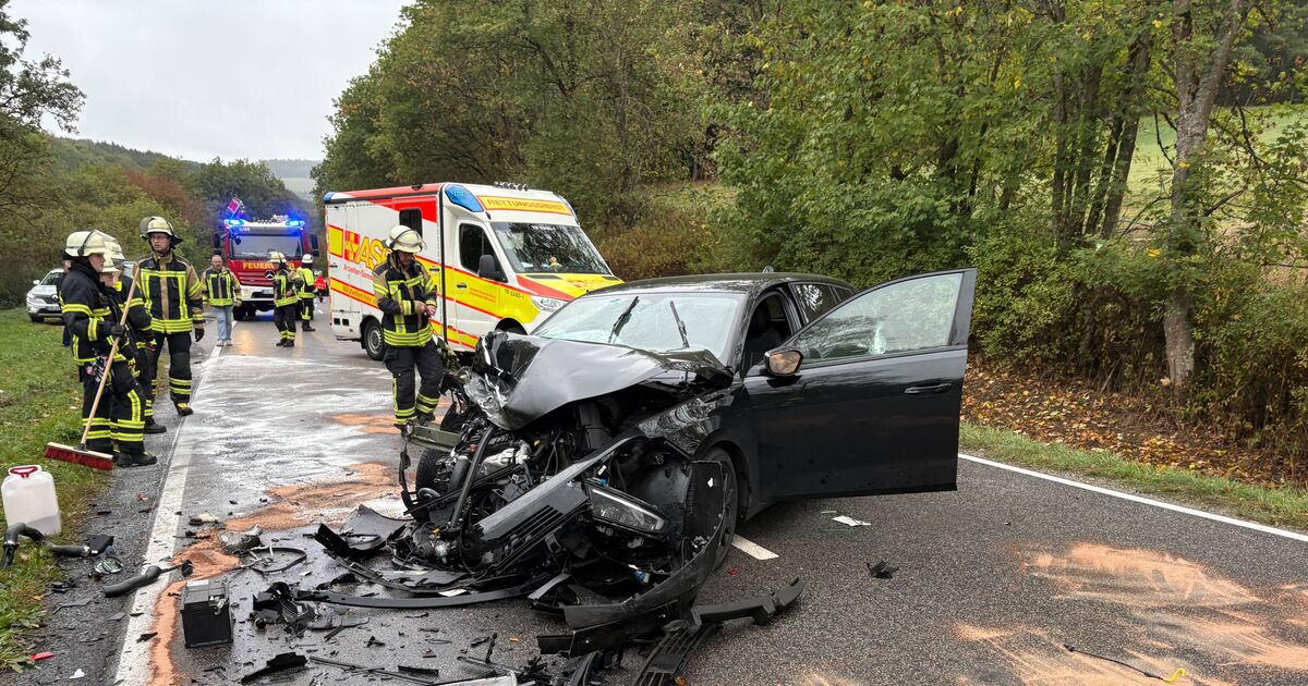 Unfall bei Idar-Oberstein: Auto und Kleintransporter stoßen frontal ...