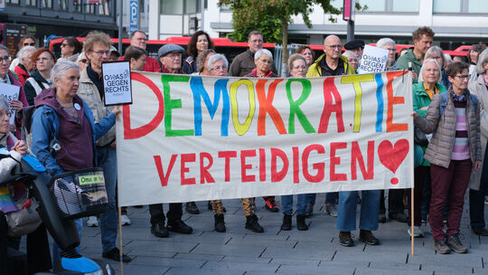 Demo gegen Rechts auf dem Zentralplatz in Koblenz.