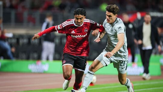1. FC Nürnberg - VfL Wolfsburg 1. FC Nürnberg - VfL Wolfsburg