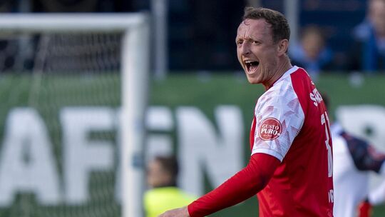 Robin Bormuth zeigte in seinem ersten Spiel, dass er seinen Sportfreunden Siegen viel Stabilität geben kann. 

Robin Bormuth ( S