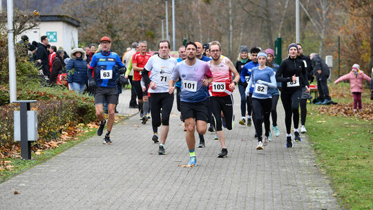 Los geht’s auf der Lahn-Insel: Der Silberaulauf in Bad Ems erfreut sich seit vielen Jahren bei passionierten Freunden des Ausdau Los geht’s auf der Lahn-Insel: Der Silberaulauf in Bad Ems erfreut sich seit vielen Jahren bei passionierten Freunden des Ausdau