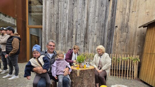 Eine Veranstaltung für die ganze Familie: Auch Oma und Opa genossen den Markt mit ihren Enkeln.