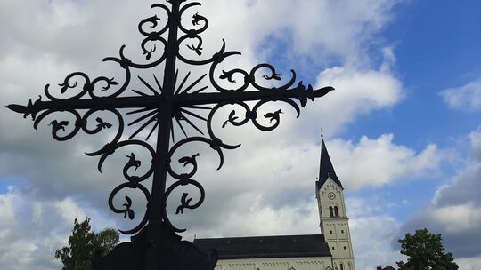 Traunsteiner Papst-Prozess - Kirche St. Nikolaus in Garching