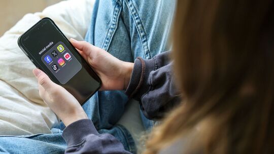 Social-Media-Nutzung von Jugendlichen Social-Media-Nutzung von Jugendlichen