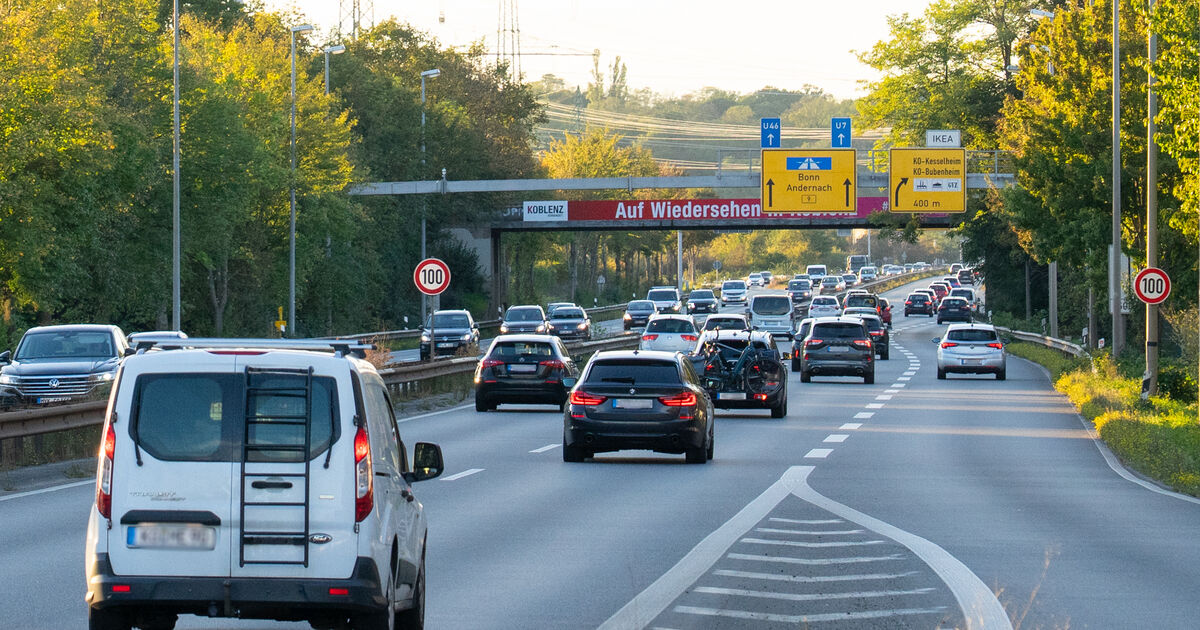 Helikopter im Einsatz: Das steckt hinter der Vollsperrung der B9 in ...