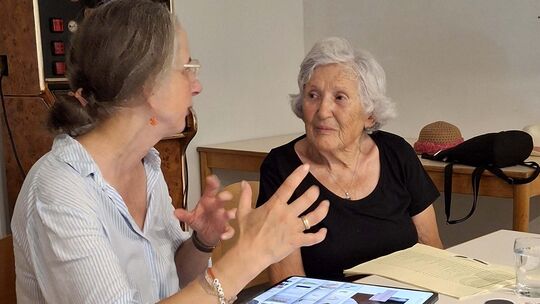 Für ihr Projekt besuchte Violetta Richard (links) die Teilnehmer sowohl zu Hause als auch in Pflegeeinrichtungen wie dem Seniore Für ihr Projekt besuchte Violetta Richard (links) die Teilnehmer sowohl zu Hause als auch in Pflegeeinrichtungen wie dem Seniore