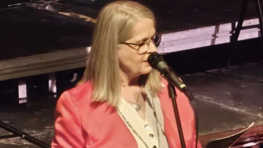 Ulrike Schneider ist seit 2008 Vorsitzende des Gospel- und Pop-Chors. Ulrike Schneider ist seit 2008 Vorsitzende des Gospel- und Pop-Chors.