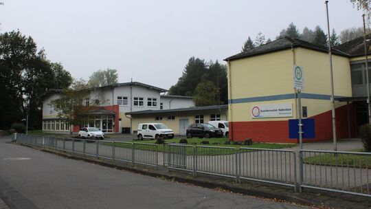 Im Bereich des Waldbreitbacher Schulzentrums soll bald eine Tempo 30 Zone eingerichtet werden. (Archiv)