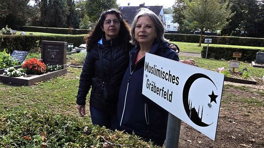 Burgül Emel und Filiz Achhammer (rechts) hatten sich beide im Beirat für Migration und Integration für die Einrichtung des musli