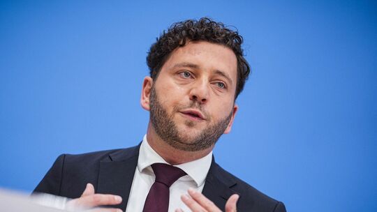 Grünen-Parteichef Felix Banaszak