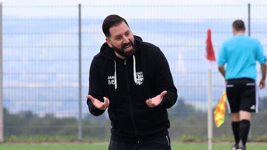 Mayens Coach Marc Steil hat gerade wenig Grund, optimistisch zu sein. Ändert sich das vielleicht mit einem Sieg in Malberg?