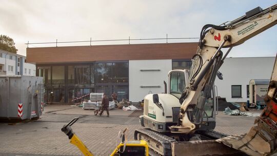 Mitte der Woche sind noch Bauarbeiter am Discounter auf der Pfaffendorfer Höhe zugange. Der Penny-Markt soll am Montag, 19. Okto